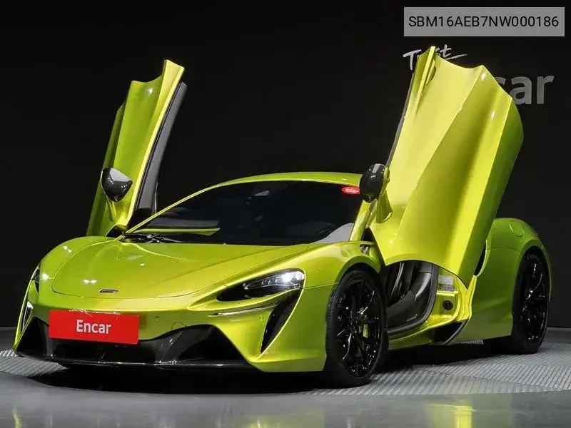 McLaren Artura 2022 года выпуска