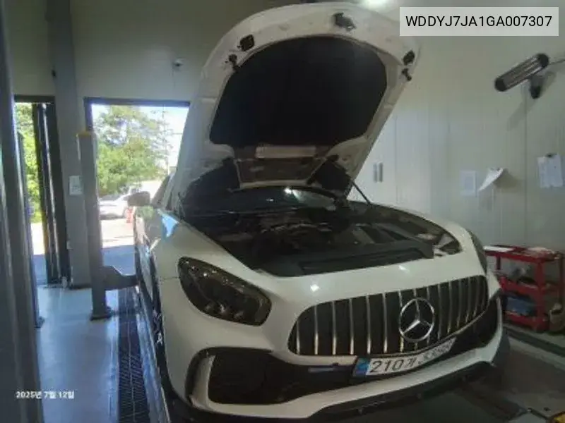 Mercedes-Benz AMG GT 2016 года выпуска