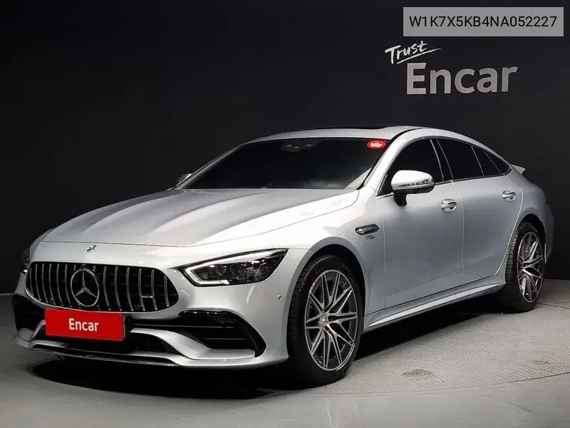 Mercedes-Benz AMG GT 2022 года выпуска