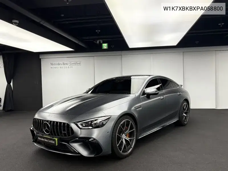 Mercedes-Benz AMG GT 2023 года выпуска