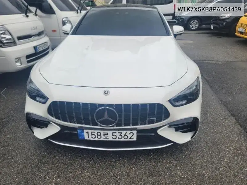 Mercedes-Benz AMG GT 2023 года выпуска