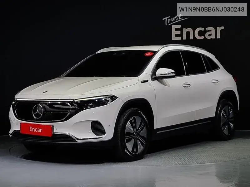 Mercedes-Benz EQA 2022 года выпуска