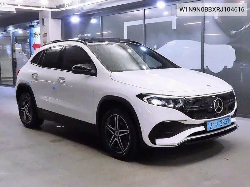 Mercedes-Benz EQA 2023 года выпуска