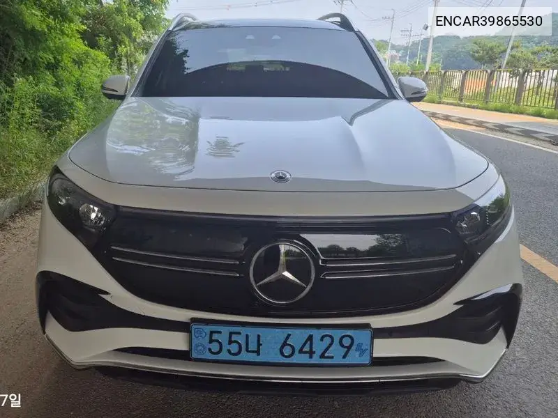 Mercedes-Benz EQB 2023 года выпуска