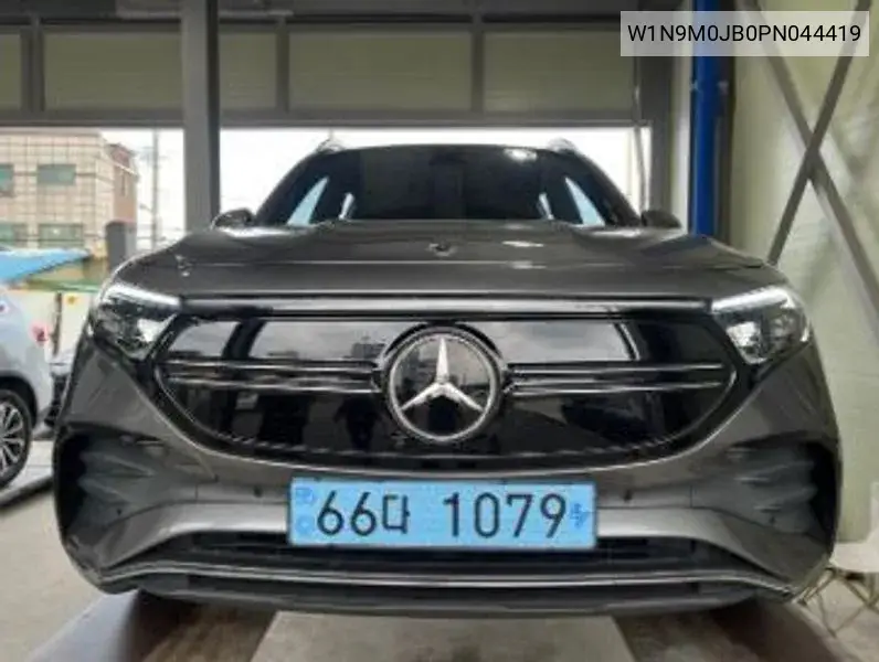 Mercedes-Benz EQB 2023 года выпуска