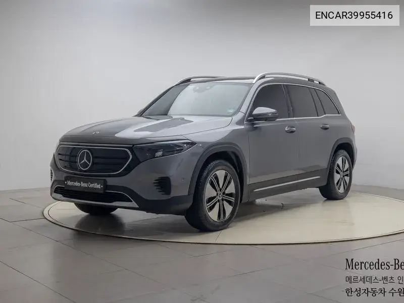 Mercedes-Benz EQB 2023 года выпуска