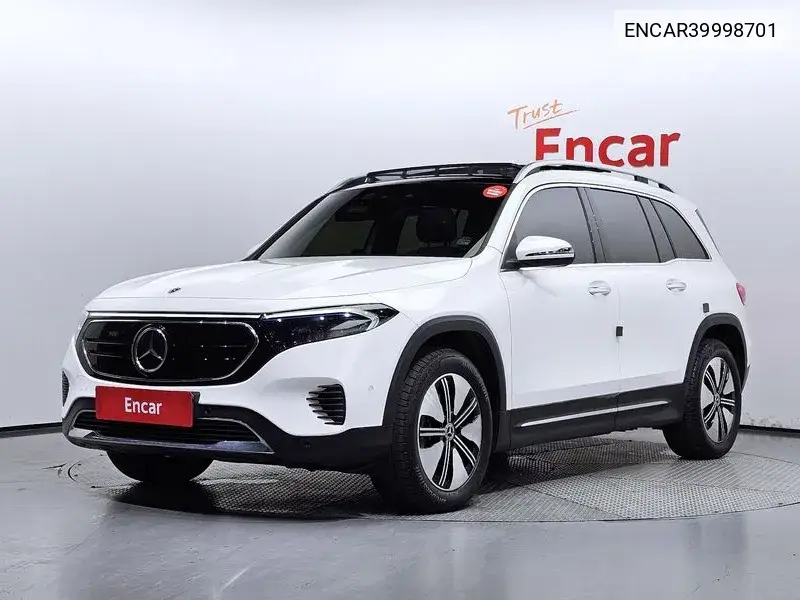 Mercedes-Benz EQB 2023 года выпуска