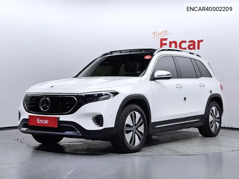 Mercedes-Benz EQB 2023 года выпуска