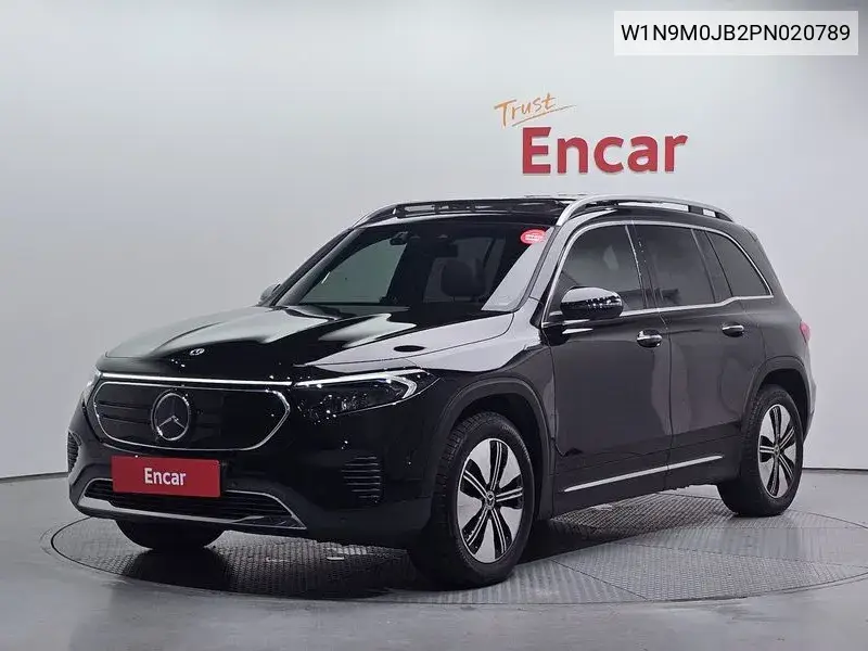 Mercedes-Benz EQB 2023 года выпуска