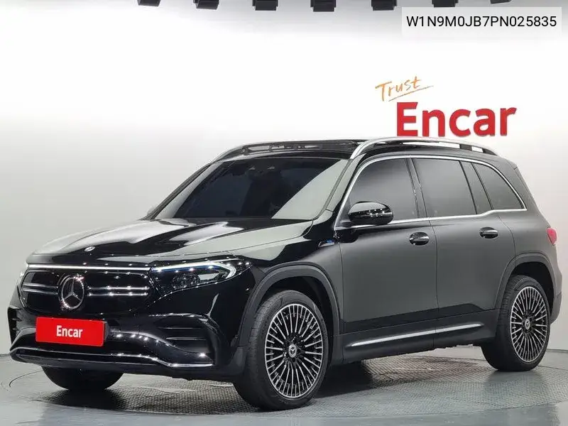 Mercedes-Benz EQB 2023 года выпуска