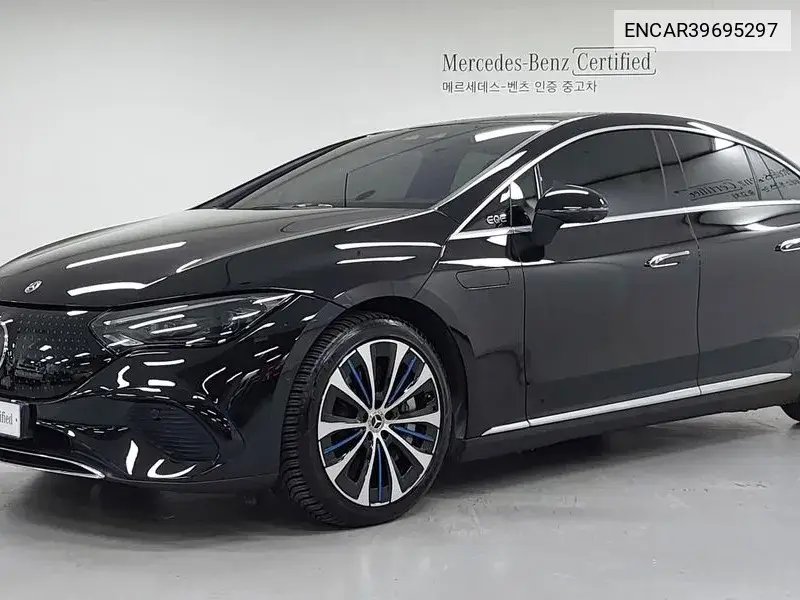Mercedes-Benz EQE 2022 года выпуска