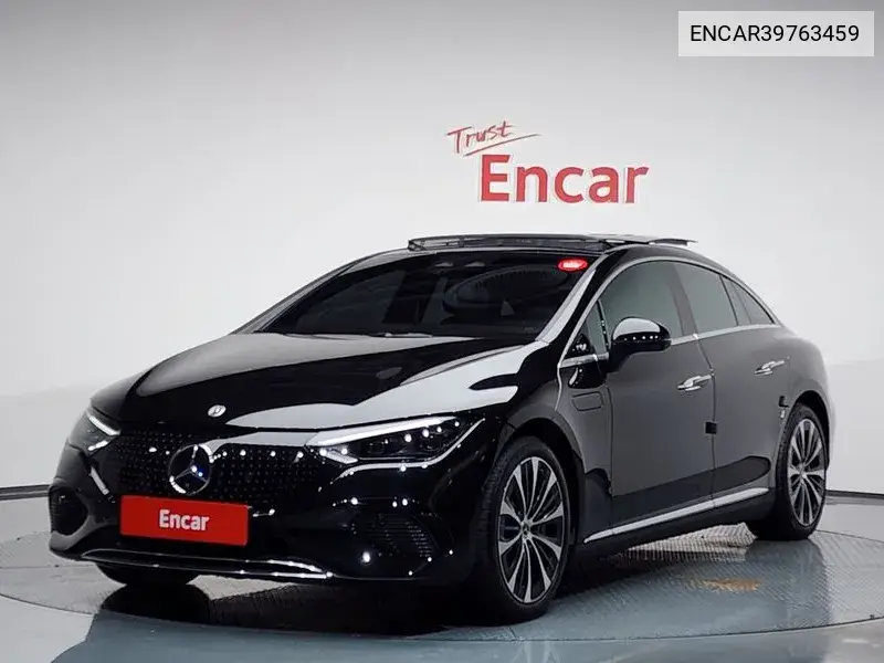Mercedes-Benz EQE 2022 года выпуска