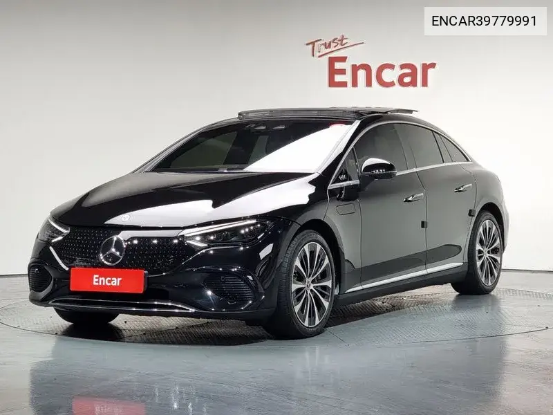 Mercedes-Benz EQE 2022 года выпуска