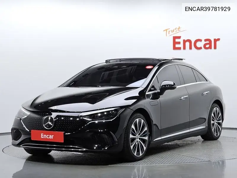 Mercedes-Benz EQE 2022 года выпуска