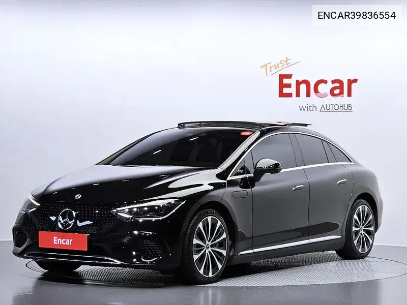 Mercedes-Benz EQE 2022 года выпуска