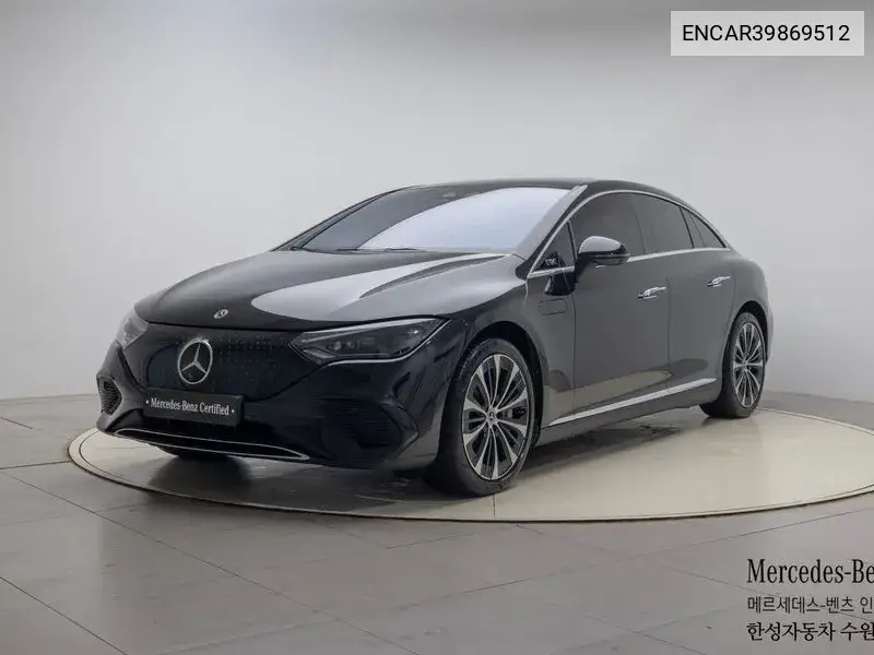 Mercedes-Benz EQE 2022 года выпуска