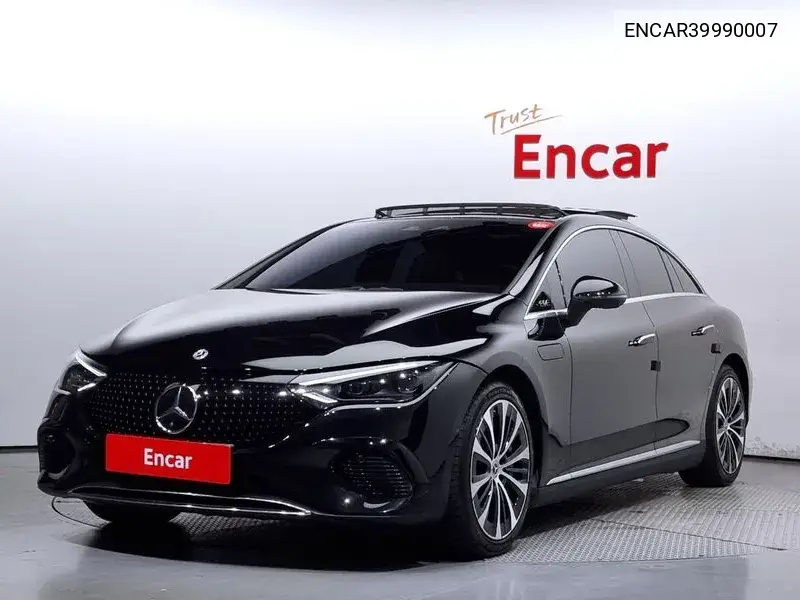 Mercedes-Benz EQE 2022 года выпуска