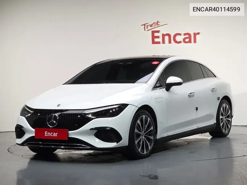 Mercedes-Benz EQE 2022 года выпуска