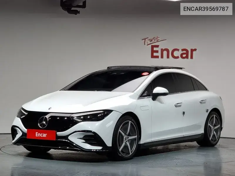 Mercedes-Benz EQE 2023 года выпуска