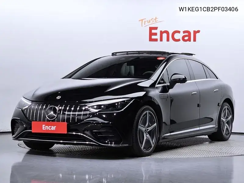Mercedes-Benz EQE 2023 года выпуска