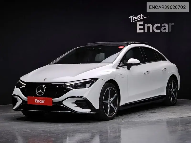 Mercedes-Benz EQE 2023 года выпуска