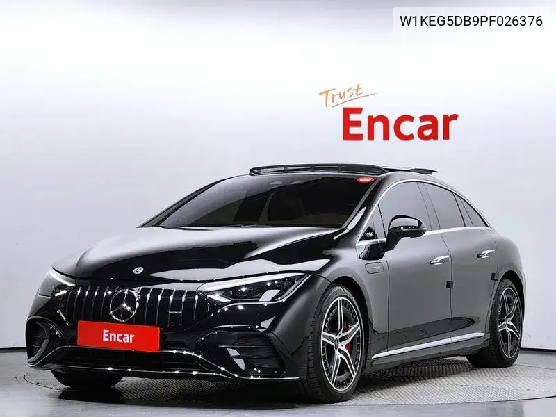 Mercedes-Benz EQE 2023 года выпуска