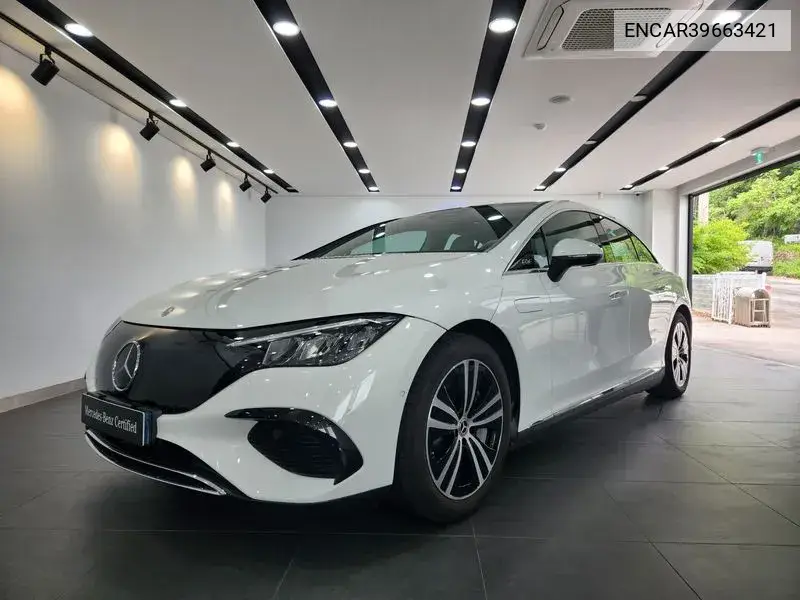 Mercedes-Benz EQE 2023 года выпуска