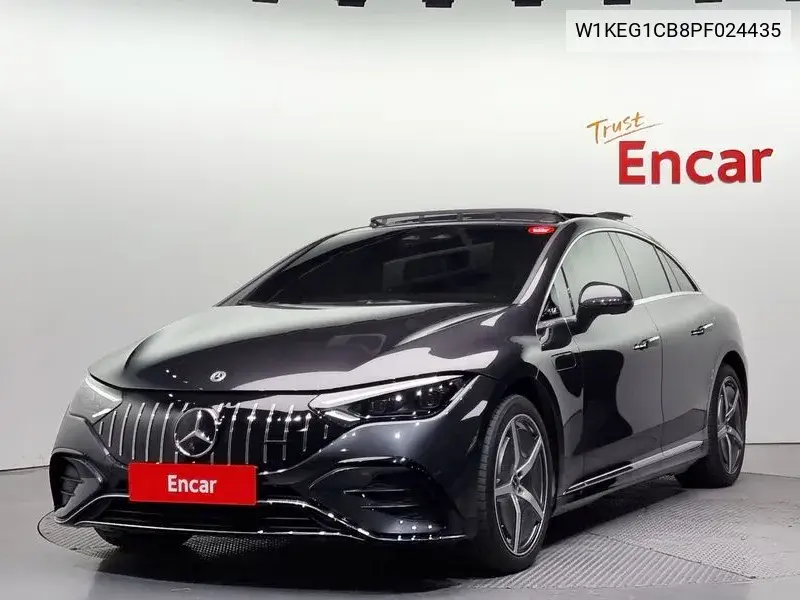 Mercedes-Benz EQE 2023 года выпуска