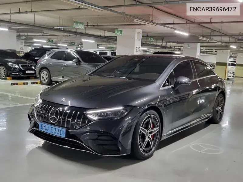 Mercedes-Benz EQE 2023 года выпуска