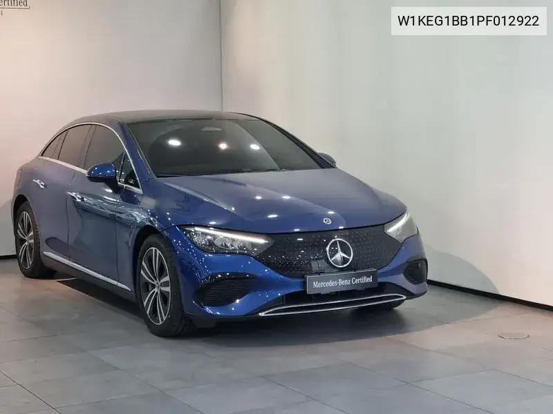 Mercedes-Benz EQE 2023 года выпуска