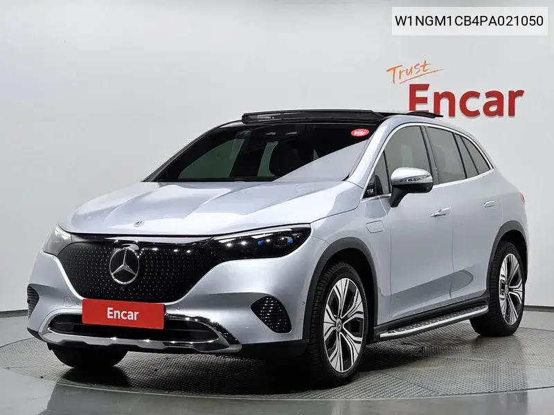 Mercedes-Benz EQE 2023 года выпуска