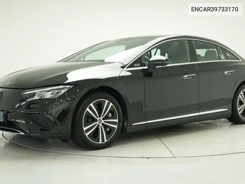 Mercedes-Benz EQE 2023 года выпуска