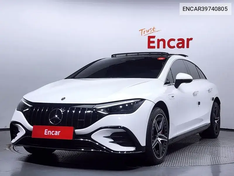 Mercedes-Benz EQE 2023 года выпуска