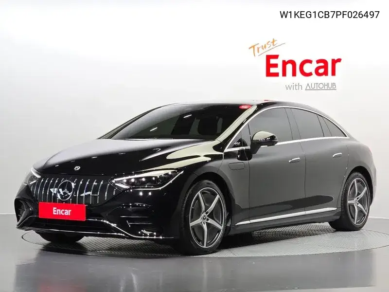 Mercedes-Benz EQE 2023 года выпуска