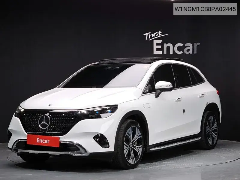 Mercedes-Benz EQE 2023 года выпуска