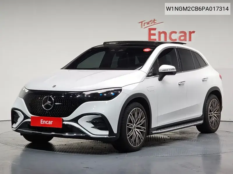Mercedes-Benz EQE 2023 года выпуска