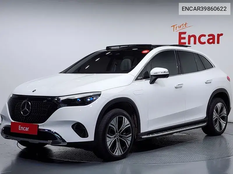 Mercedes-Benz EQE 2023 года выпуска
