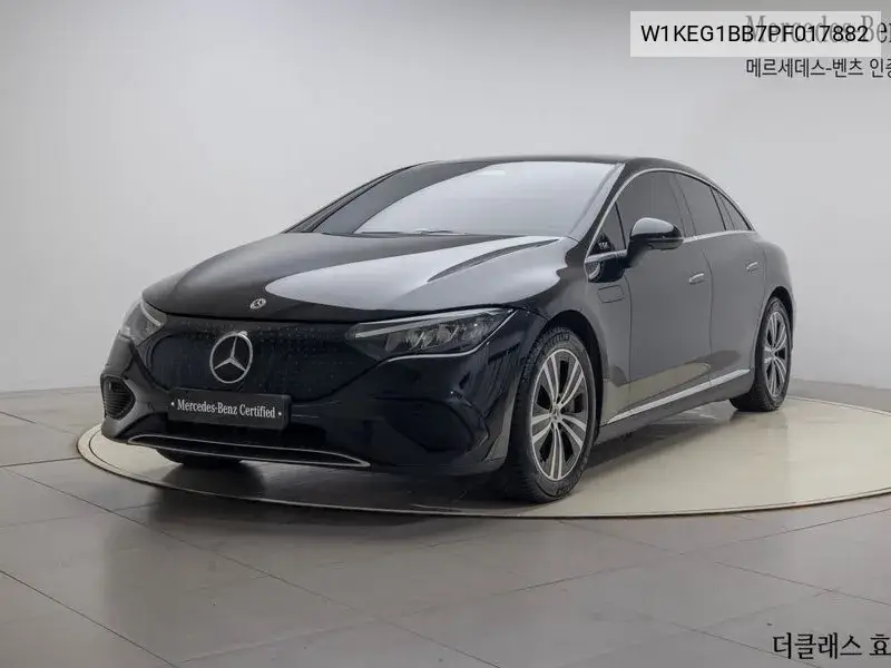 Mercedes-Benz EQE 2023 года выпуска