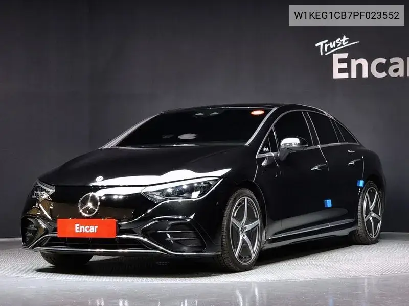 Mercedes-Benz EQE 2023 года выпуска
