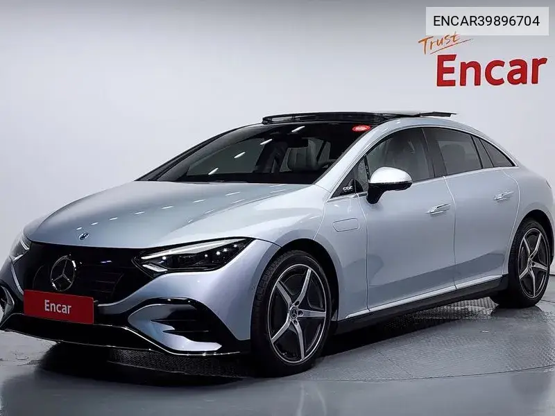 Mercedes-Benz EQE 2023 года выпуска
