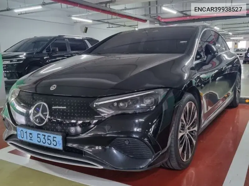 Mercedes-Benz EQE 2023 года выпуска