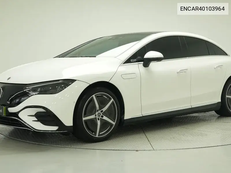 Mercedes-Benz EQE 2023 года выпуска