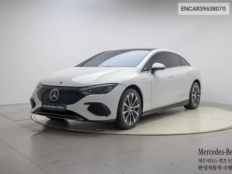 Mercedes-Benz EQE 2024 года выпуска
