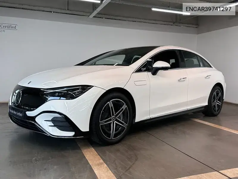 Mercedes-Benz EQE 2024 года выпуска