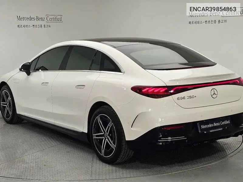 Mercedes-Benz EQE 2024 года выпуска