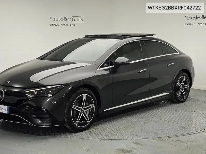 Mercedes-Benz EQE 2024 года выпуска