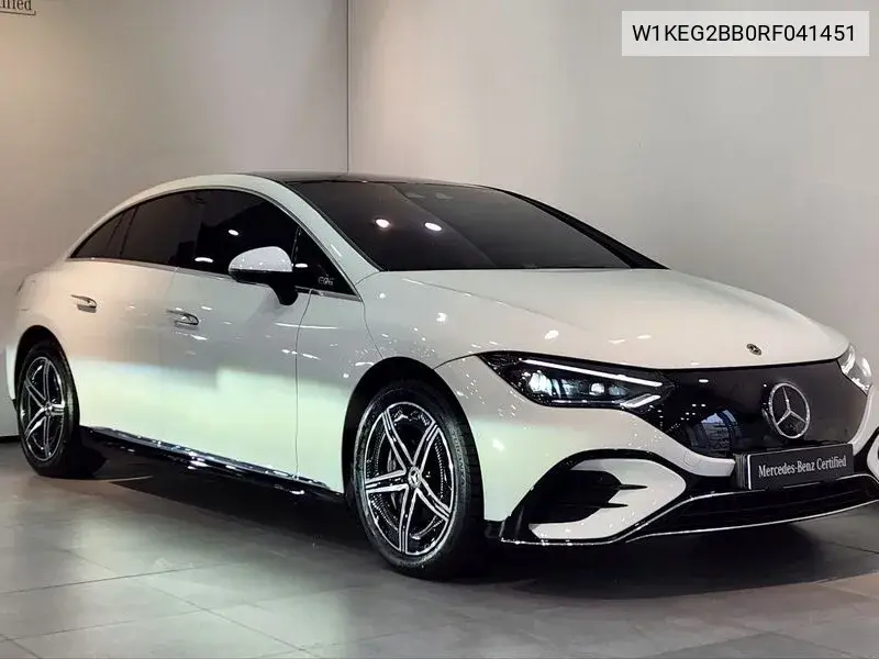 Mercedes-Benz EQE 2024 года выпуска