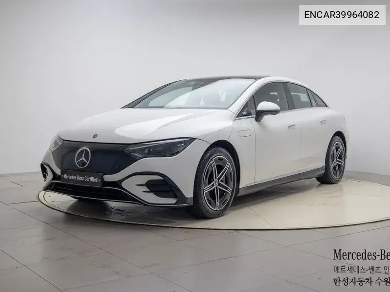 Mercedes-Benz EQE 2024 года выпуска