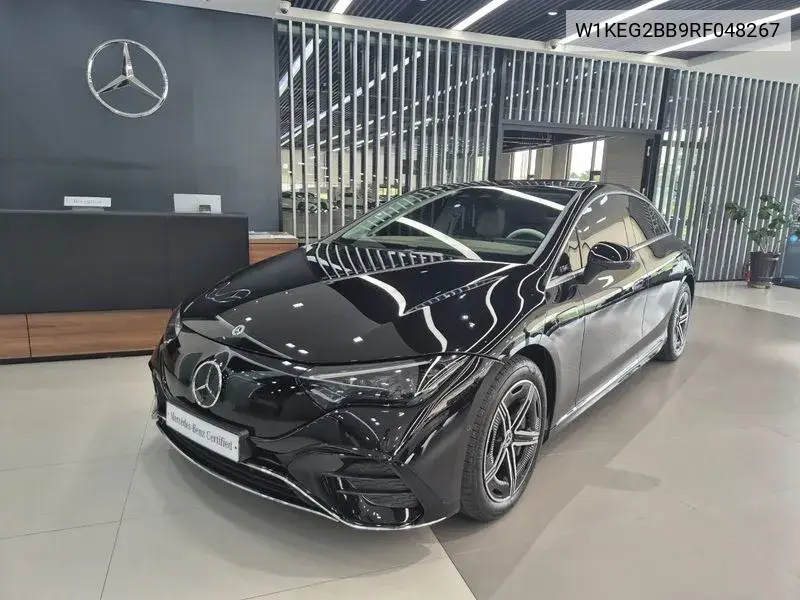 Mercedes-Benz EQE 2024 года выпуска