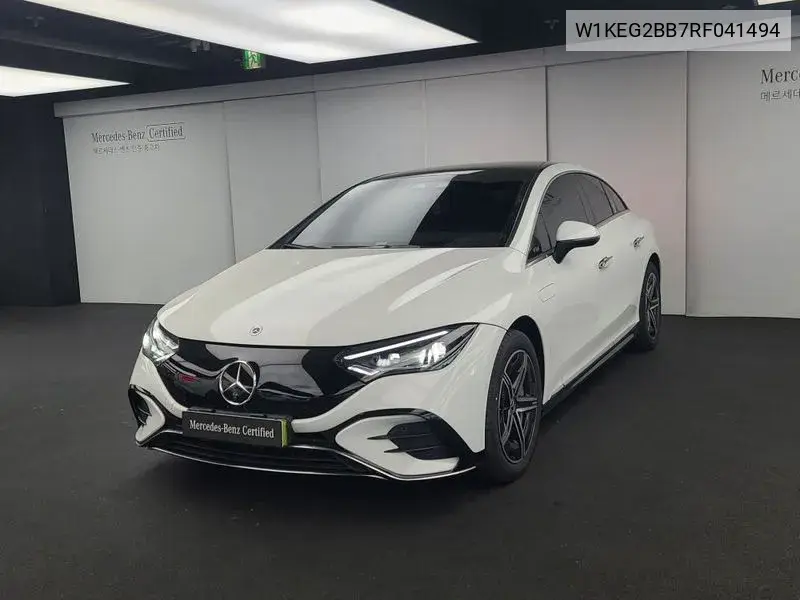 Mercedes-Benz EQE 2024 года выпуска